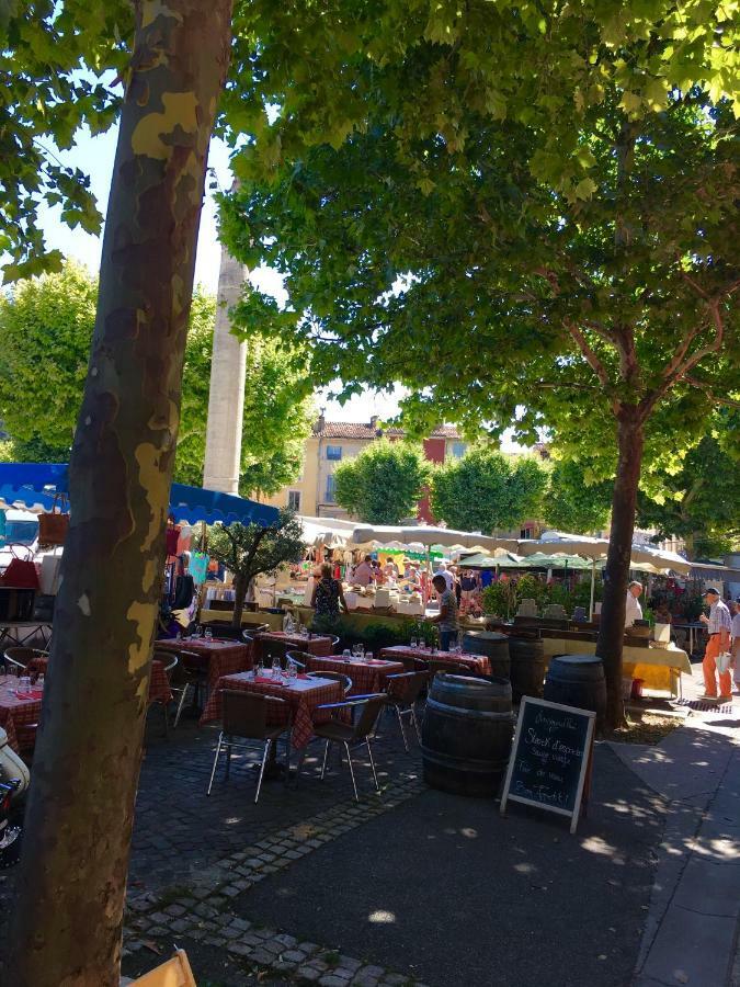 Appartement En Plein Centre Ville Apt Bagian luar foto